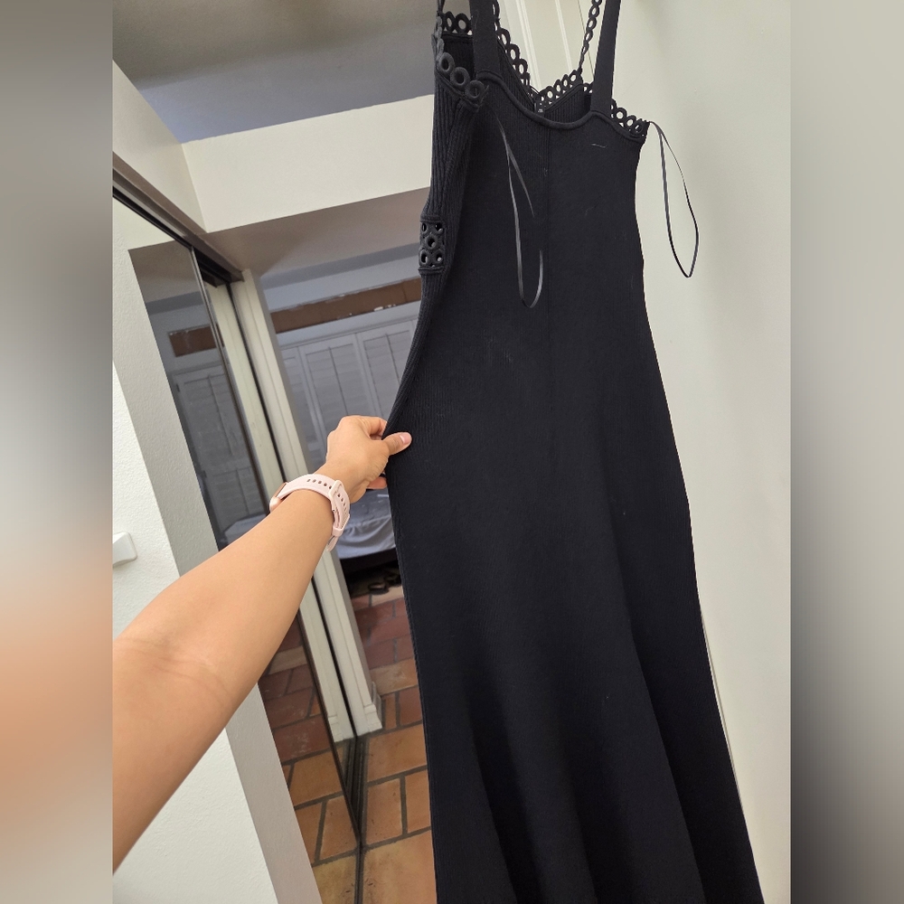 Black Ribbed -Trim Maxi Dress - Women - Picture 2 of 5